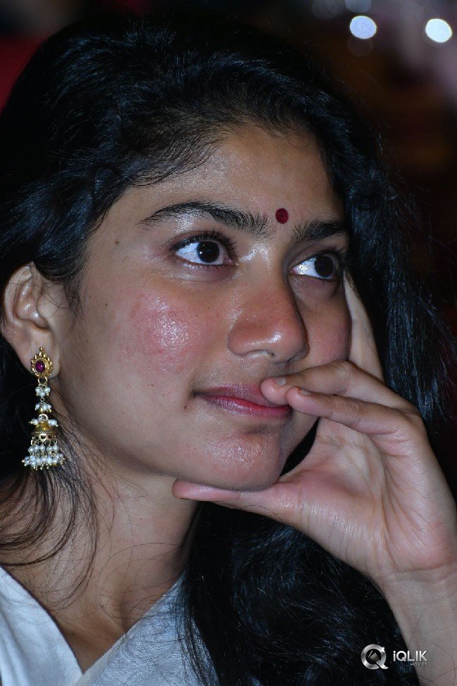 Padi-Padi-Leche-Manasu-Movie-Pre-Release-Event